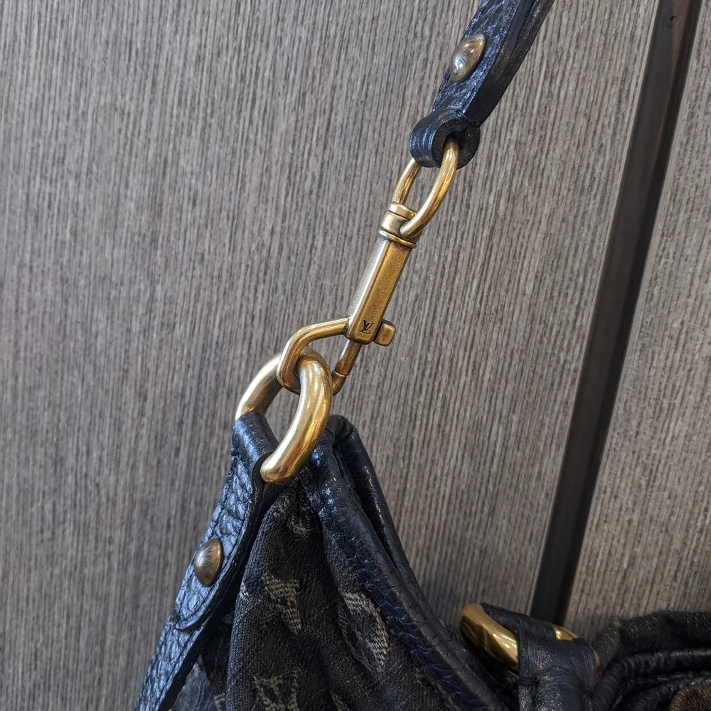 Louis Vuitton: Monogram Denim Celebrity Neo Cabby MM - Picture 8 of 16